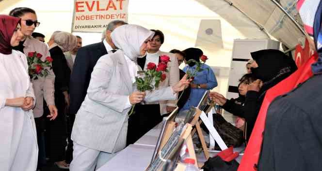 Aile ve Sosyal Hizmetler Bakanı Göktaş: “Tarih sizi, evladı ve ailesi için dünyaya meydan okuyan kadınlar olarak yazacak”