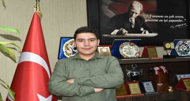 LGS Türkiye birincisi başarısını depremde ölen arkadaşlarına armağan etti