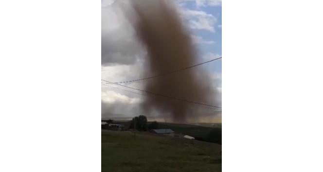 Ahlat’ta dev hortum görüntülendi