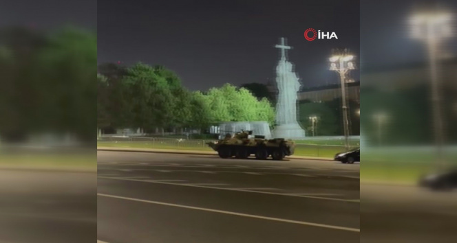 Rusya-Wagner krizinde son durum: Moskovada zırhlı araçlar sokaklara indi