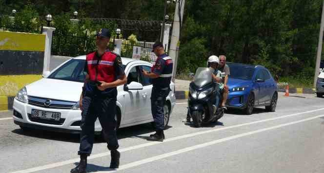 Marmaris’e bir günde 17 bin araç giriş yaptı