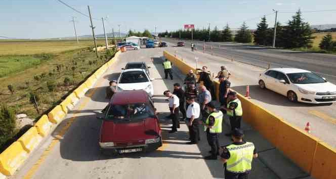 Jandarmadan bayram öncesi trafik ve asayiş uygulaması