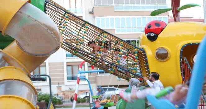 Çocukların ve ailelerin vazgeçilmezi masal parkı