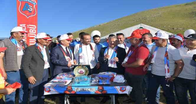 Vali Çiçek Ve Başkan Büyükkılıç, Akkışla Yoğurt Bayramı Ve Kilim Festivali’nde vatandaşla buluştu