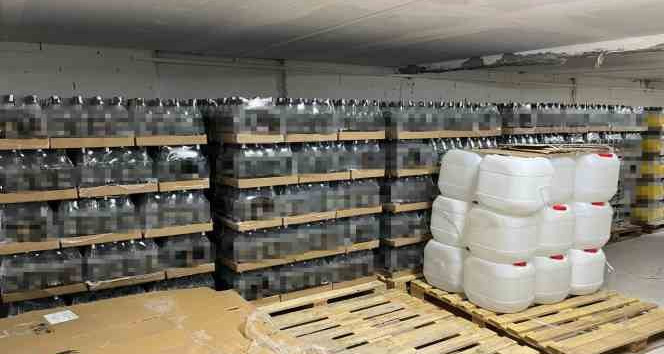 Sahte içki üreticilerine büyük darbe: 26 litre sahte içki ele geçirildi