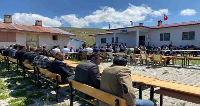 Ağrı’da kan davalı aileler barıştı, Kur’an’ı Kerim okundu, dualar edildi