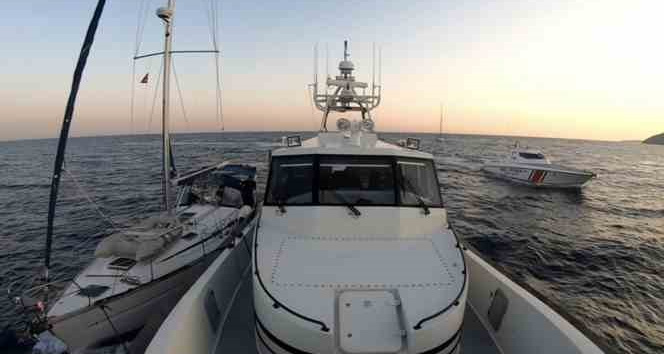 Ayvacık açıklarında rotası İtalya olan yelkenli teknede 57 kaçak göçmen yakalandı