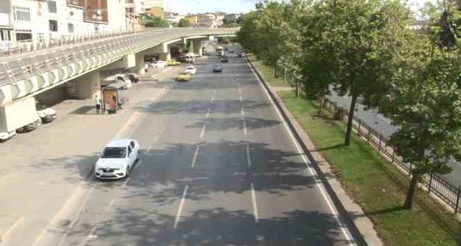 İstanbul’da haftanın ilk günü yollar boş kaldı