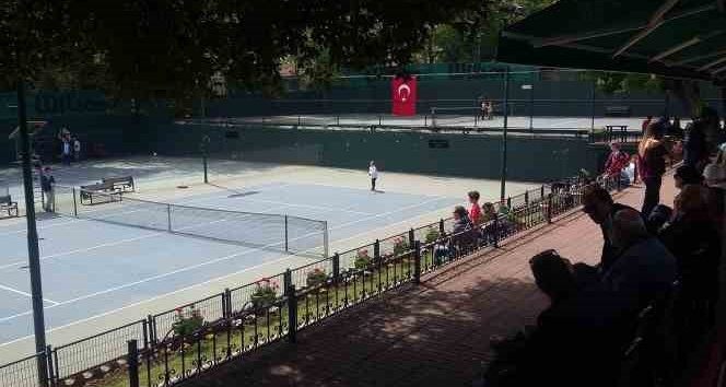14 yaş tenis şampiyonları Zonguldak’ta nefes kesti