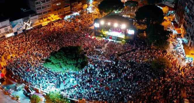 Uluslararası Bergama Festivalinin finaline Muazzez Ersoy damgası