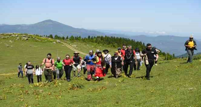 Giresunlu doğaseverler ’Otçu Göçü’ ile geçmişe yolculuk yaptılar
