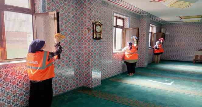 Altınordu’da cami ve yoğun kullanılan alanlar bayram öncesi temizlendi