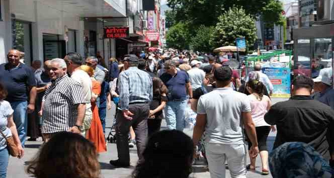 Erzincan’da bayram yoğunluğu gurbetçi akınıyla iki katına çıktı