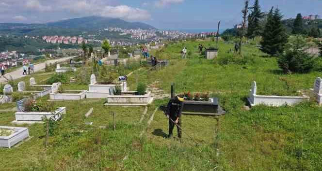 Ordu’da mezarlıklarda bayram temizliği artırıldı