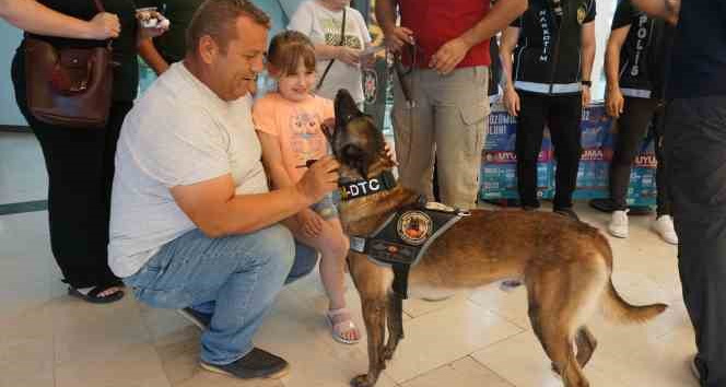 Narkotik köpeği ’Kongar’ ilgi odağı oldu