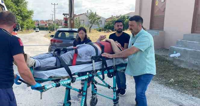 Keşan’da kamyonetin altında kalan motosikletin sürücüsü yaralandı