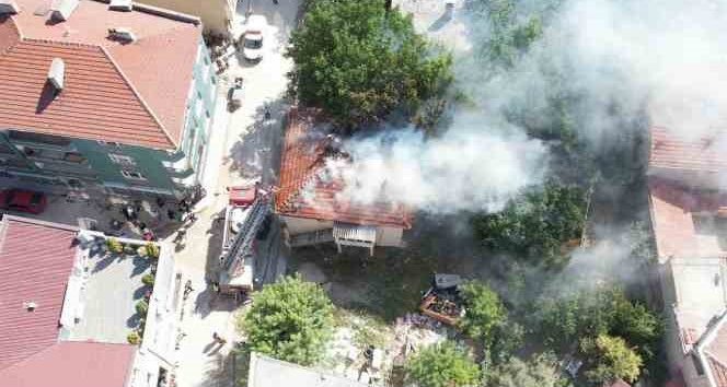 Pınarhisar’da çatı yangını korkuttu