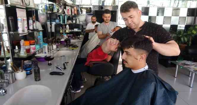 Yozgat’ta berberlerde bayram yoğunluğu yaşandı