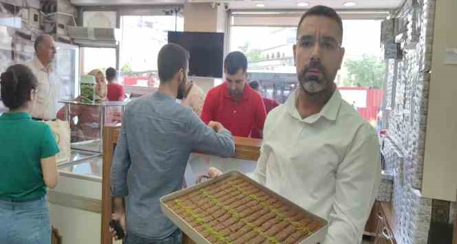 Bingöl’de tatlıcıların bayram mesaisi