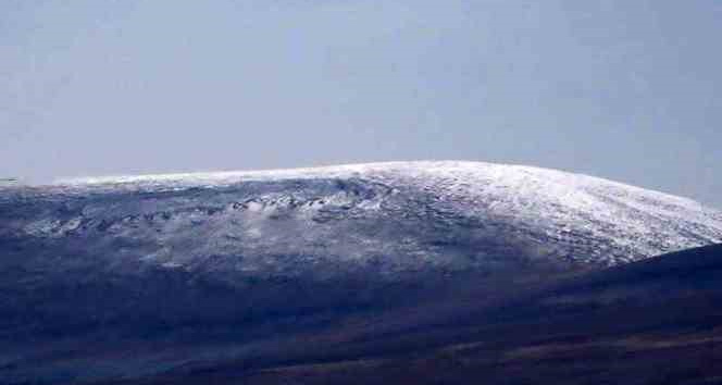 Dağlar beyaza büründü