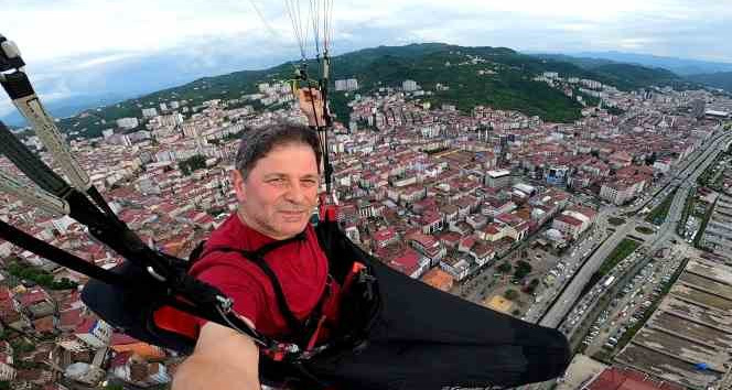 Giresun Kalesi’nden yamaç paraşütü ile atlayış yaptılar