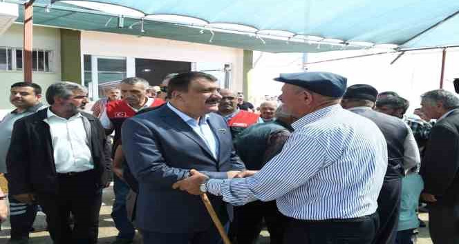 Gürkan Canlı Hayvan Pazarında incelemelerde bulundu