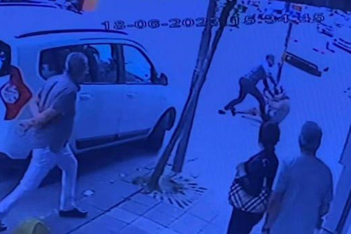 Ünlü oyuncu Özgür Özberk’e maganda şiddeti kamerada