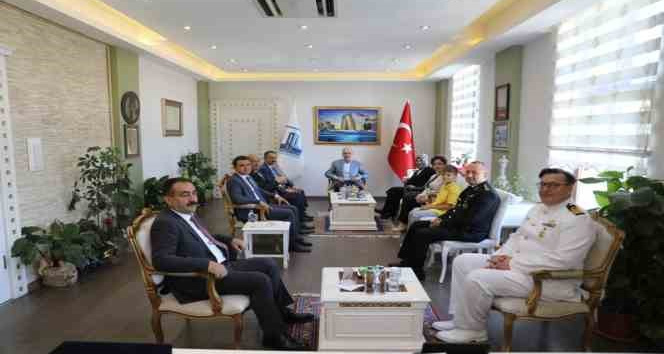 TBMM Başkanı Kurtulmuş, Çanakkale Valisi Aktaş’ı ziyaret etti