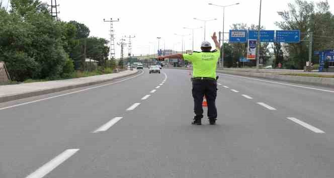 Ağrı’da hava destekli trafik denetimi