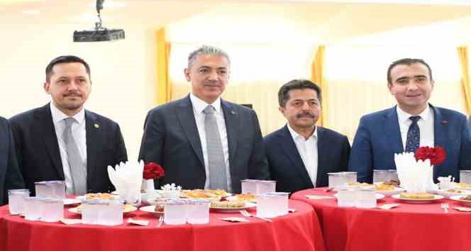 Karaman’da il protokolü bayramlaşma programında bir araya geldi