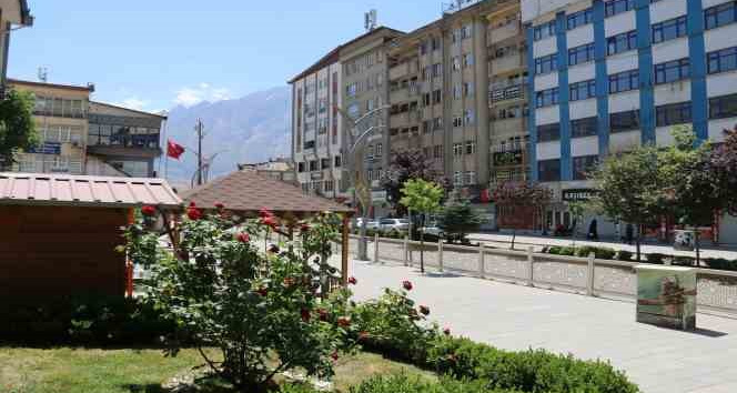 Hakkari’de bayram nedeniyle yollar boş kaldı
