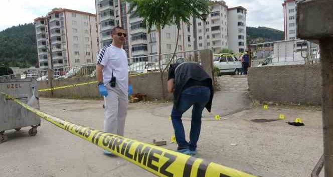 Önce bıçakla yaraladı, ardından av tüfeğiyle vurdu