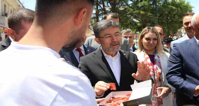 "Kayseri pastırması mı, Kastamonu pastırması mı" sorusuna Bakan Yumaklı’dan esprili cevap