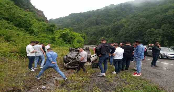 Zonguldak’ta otomobil taklalar atarak durabildi