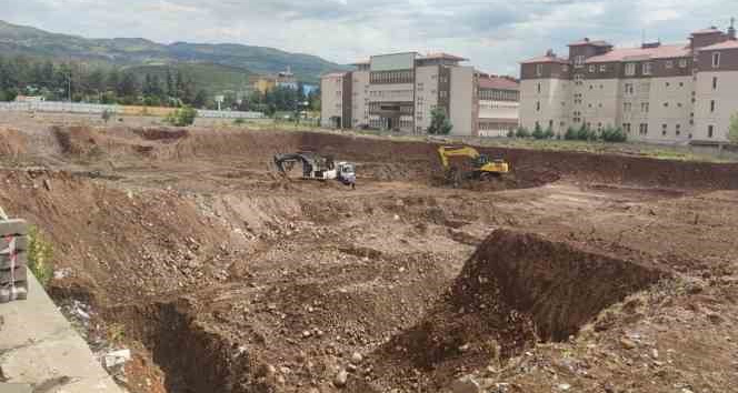 Bingöl’deki 500 yataklı devlet hastanesi kazı çalışmaları devam ediyor