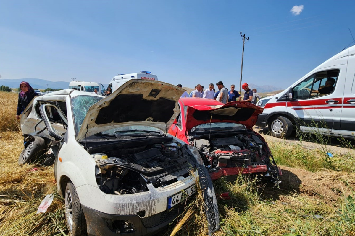 Kahramanmaraş’ta Trafik Kazası: 3'ü Ağır 10 Yaralı İhlas Haber Ajansı