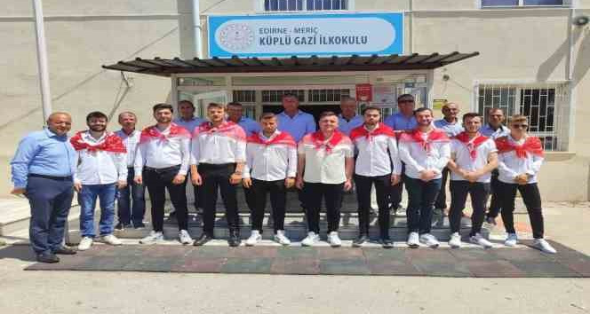 Kınalı kuzular dualarla askere uğurlandı