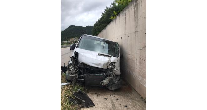 Zincirleme kaza da polis memuru yaralandı