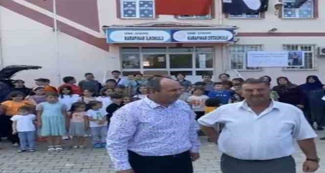 Uzunköprü’de çocuklara bayram harçlığı geleneği