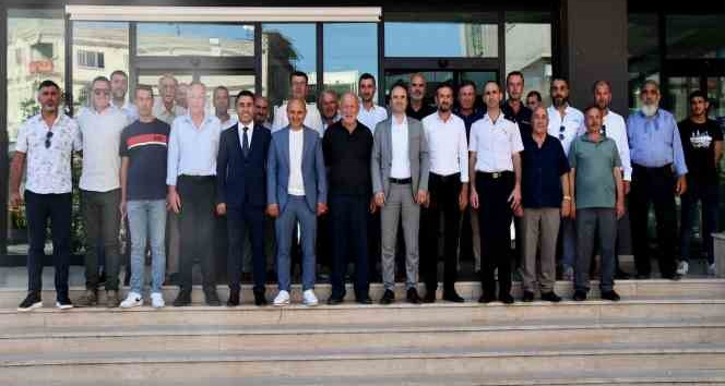 Altınova, bayramlaştı