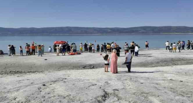 Salda Gölü’nde boğulma vakası: 1 çocuk kurtarıldı, 1 çocuk kayıp