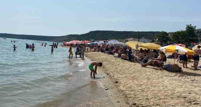 Saros’a tatilci akını, köyün nüfusu ilçeyi geçti