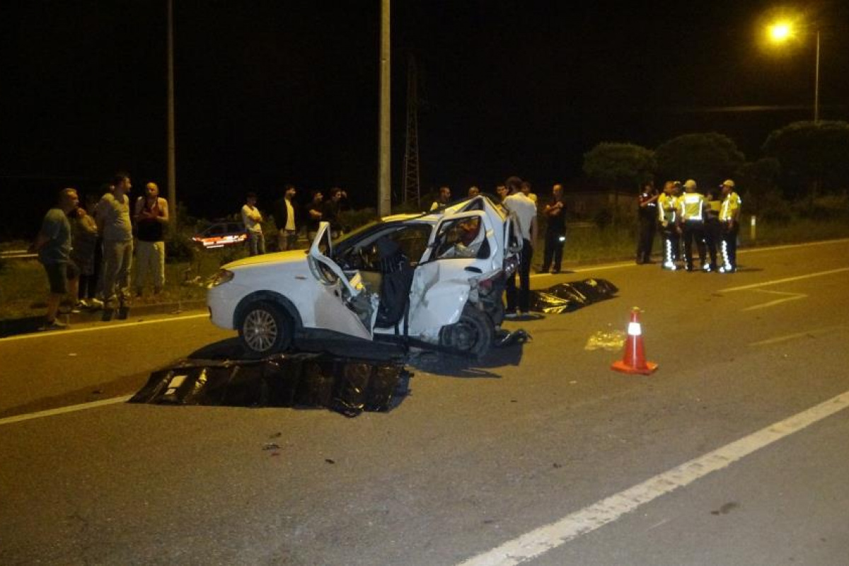 Samsun’da seyir halindeki otomobil önündeki araca çarptı: 3 ölü, 2 yaralı