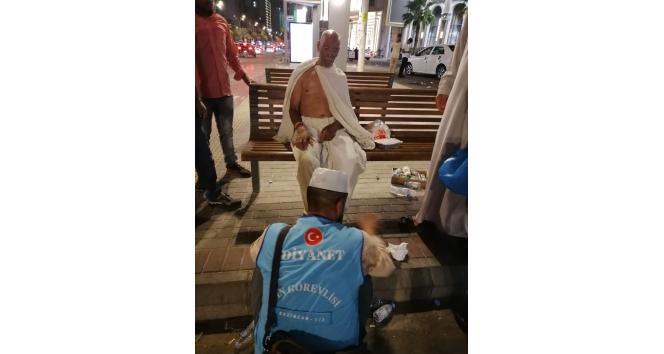 Erzincanlı hacılar vatandaşın yarasına merhem oldu