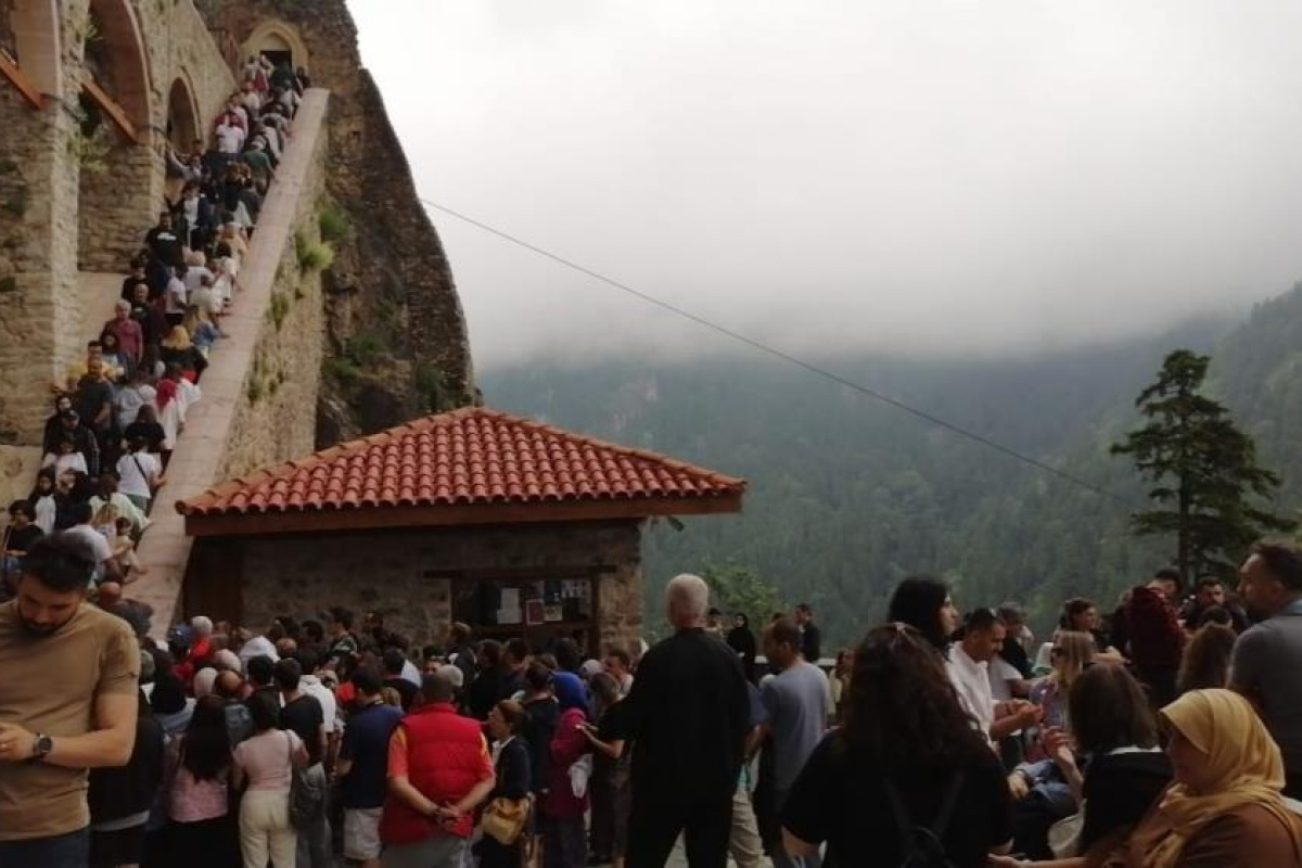 Sümela Manastırı&#039;nı Kurban Bayramı tatilinde 20 bine yakın turist ziyaret etti