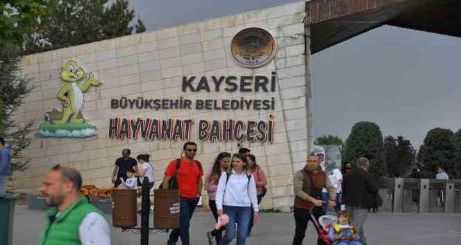 Büyükşehir Hayvanat Bahçesini Kurban Bayramı’nda 65 bin kişi ziyaret etti