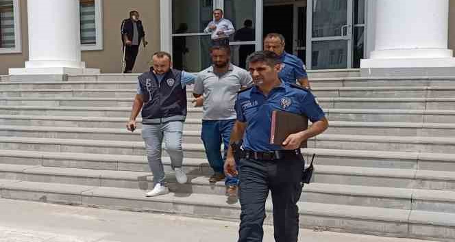 Mesajlaşma yüzünden ablasını öldüren zanlı 20 yıl hapse mahkum edildi