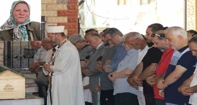 Hacda vefat eden Yalovalı kadın için gıyabi cenaze namazı kılındı