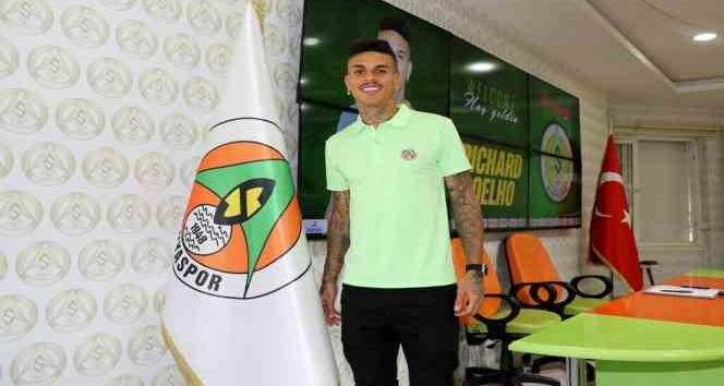 Brezilyalı orta saha Coelho, Alanyaspor’da
