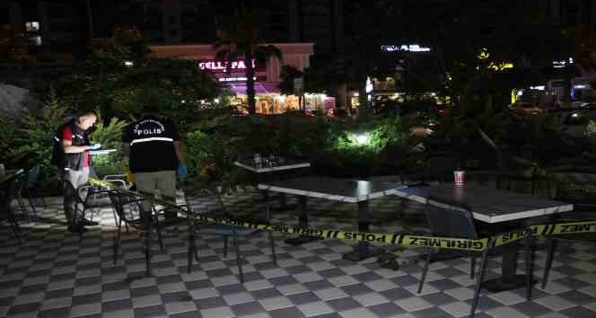 Kafede birlikte oturduğu şahsın silahlı saldırısına uğrayan genç ağır yaralandı